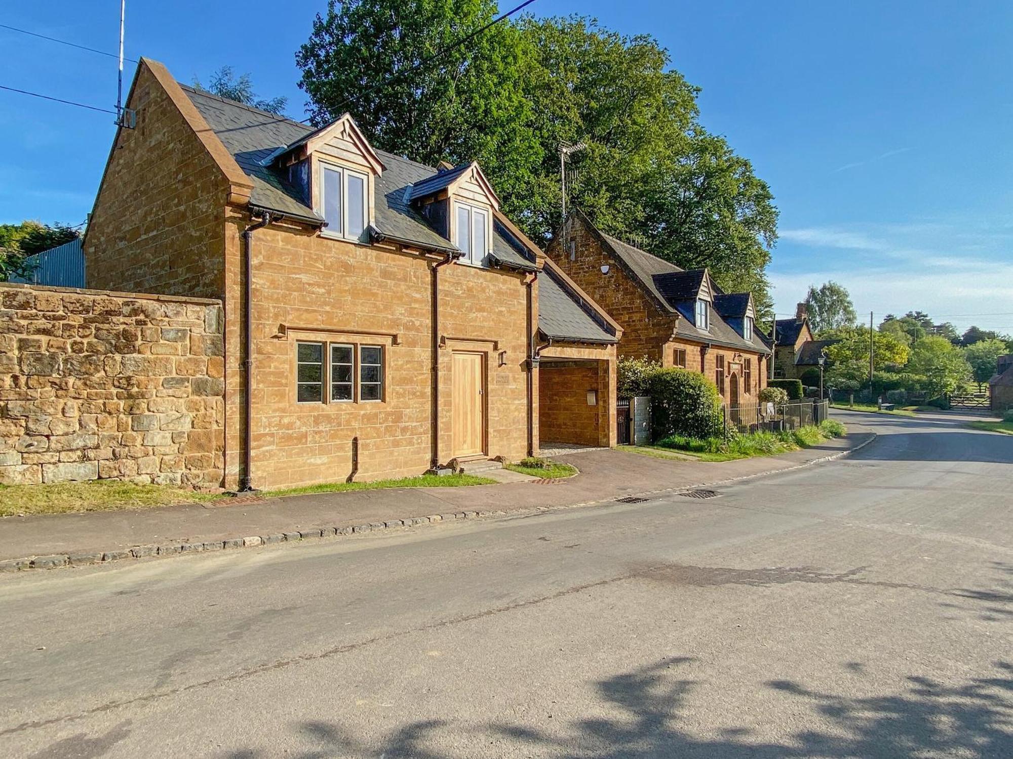 Farnborough  Finch Cottage מראה חיצוני תמונה